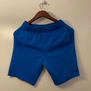 Oakley basketball shorts - Size Small